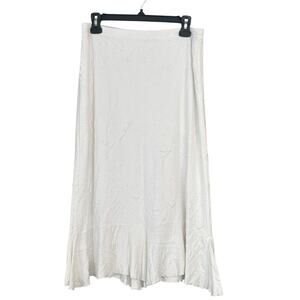 Sno Skins White Skirt M Lined Elastic Waist Textured Super Soft Fabric Ruffle